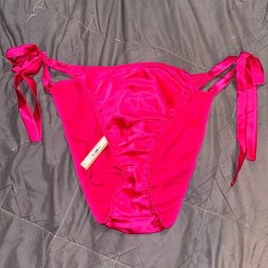 SKIMS BIKINI BOTTOM 👙